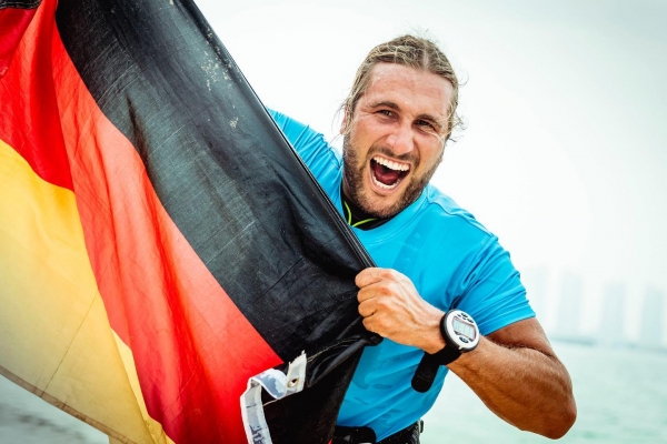 Golden Gruber grabs victory in kitefoiling nailbiter