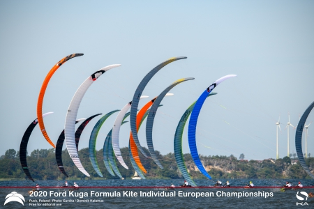 France and Poland dominate day one at the 2020 Formula Kite Individual Europeans