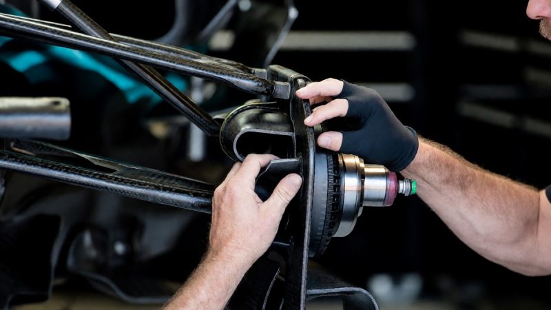 McLaren MCL40 front suspension geometry changes