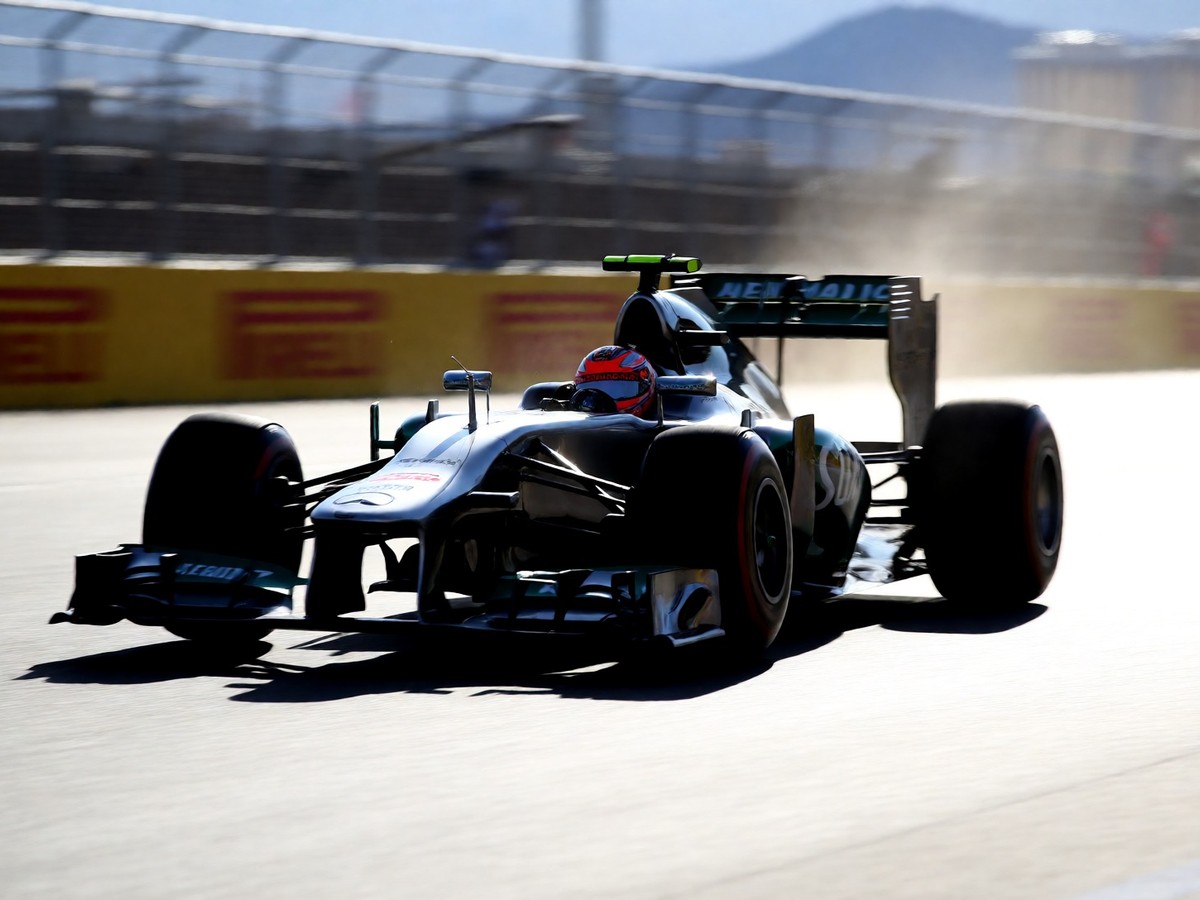 George Russell delays Mercedes engine penalty until Las Vegas