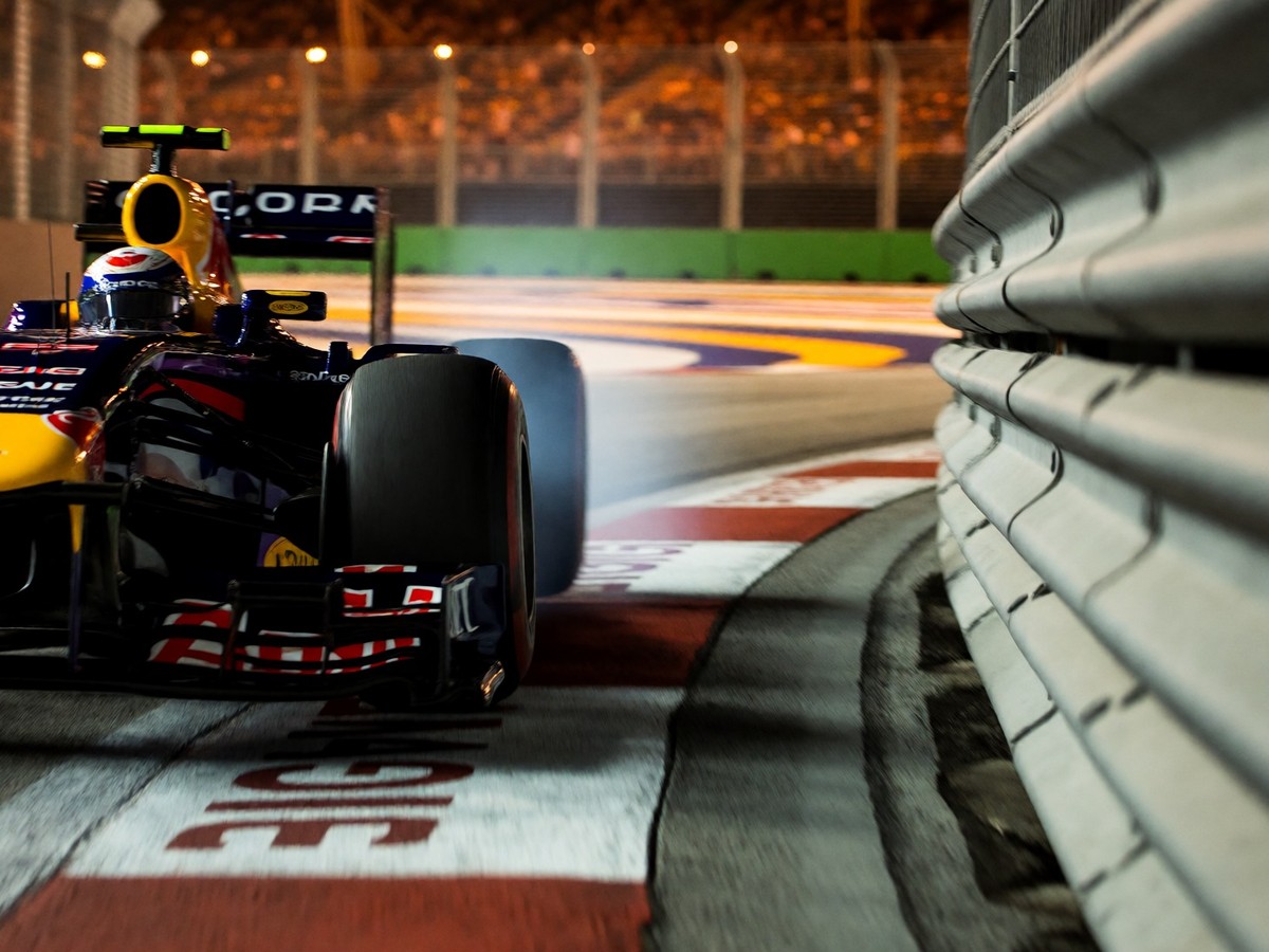 Mercedes tests split W17 specifications at Singapore Grand Prix