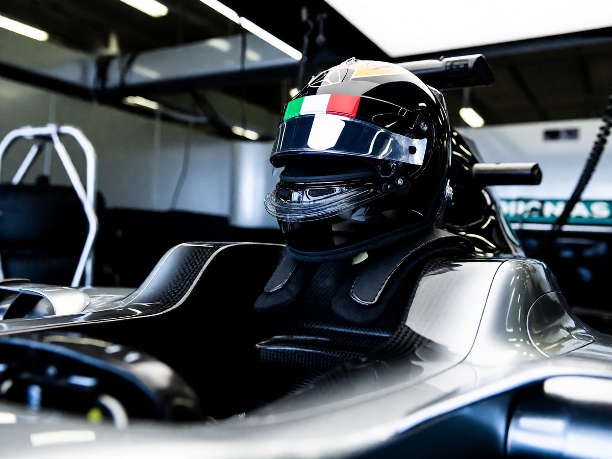 Kimi Antonelli wins in Austin with commanding one-stop strategy