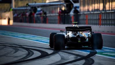 David Croft communicates with Pierre Gasly via Alpine radio
