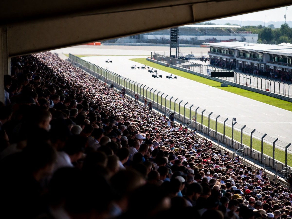 Carlos Sainz suggests 25 races is the limit for F1 calendar