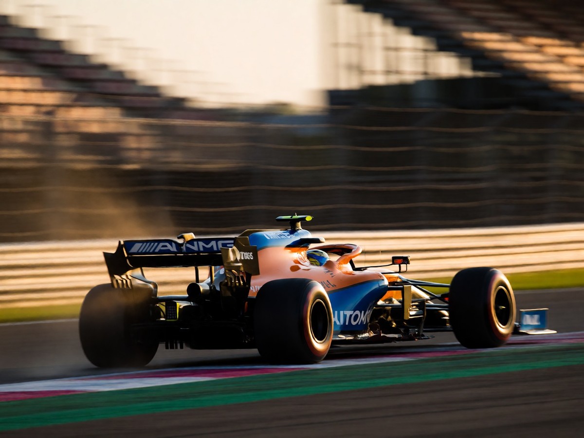 McLaren and Mercedes secure 2026 power unit deal