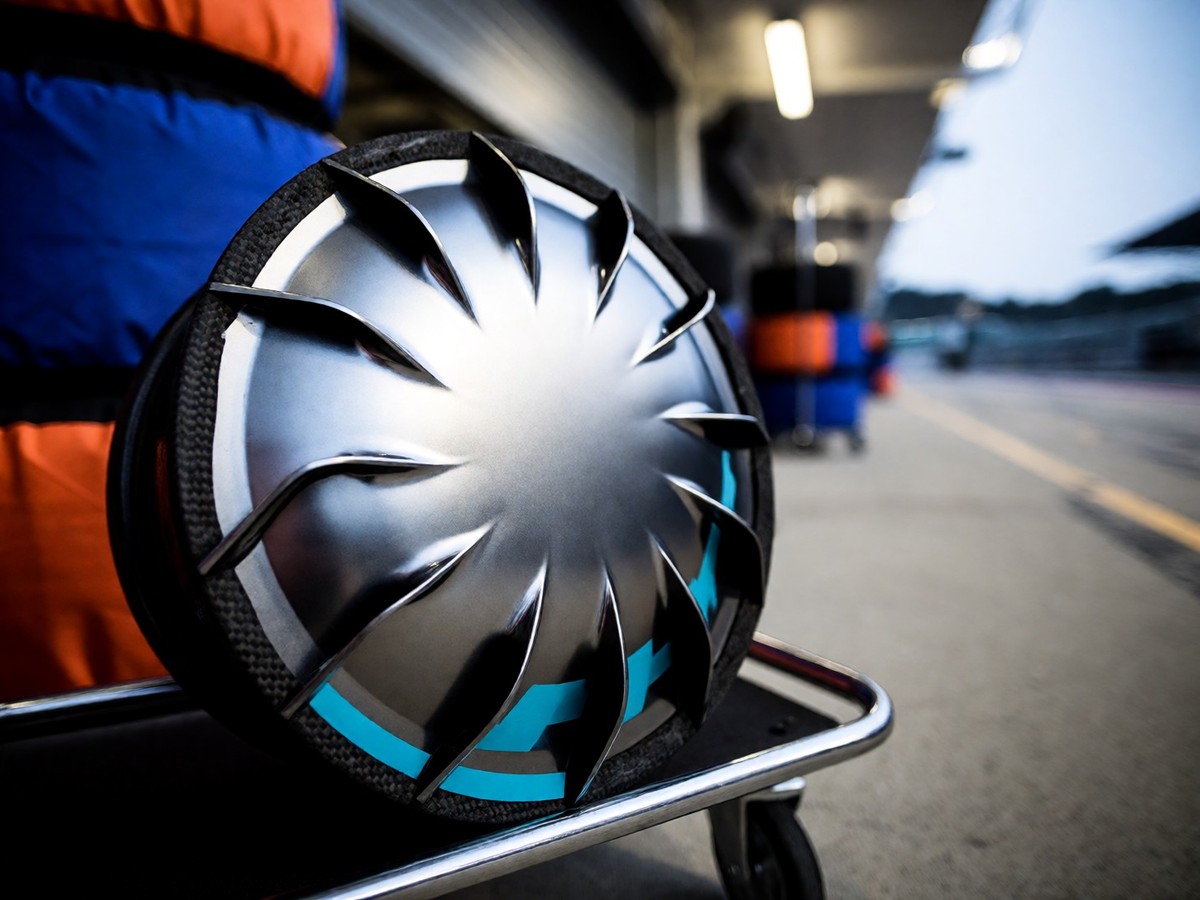 A beginner's guide to McLaren's 2026 wheel cover aero trick